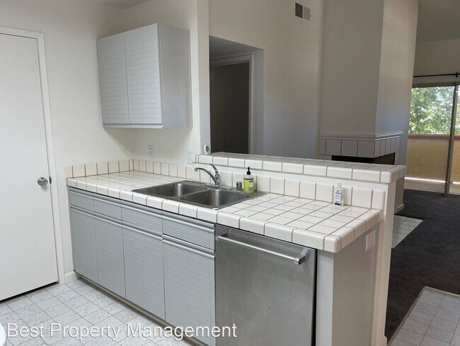 Building Photo - 1 br, 1 bath House - 7020 Stagecoach Rd Apt F