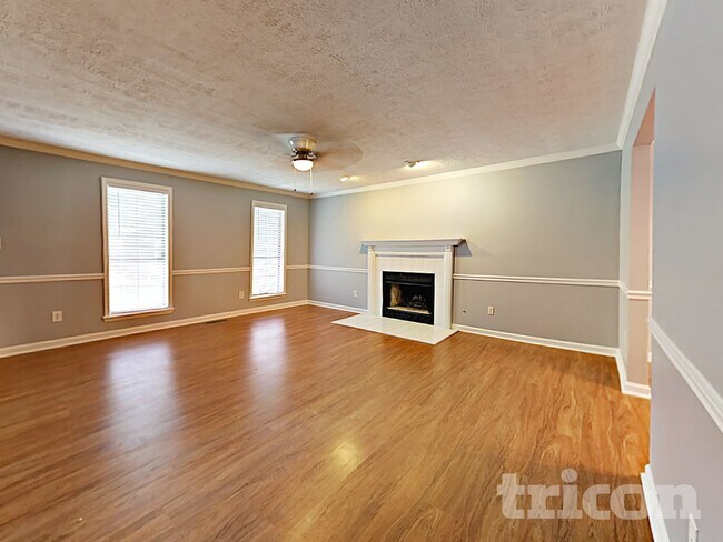 Foto del edificio - 5171 Salem Dr