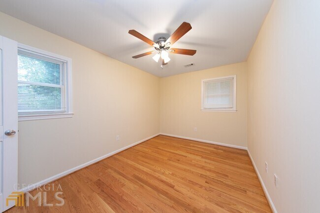 Building Photo - 3272 Duluth Pines