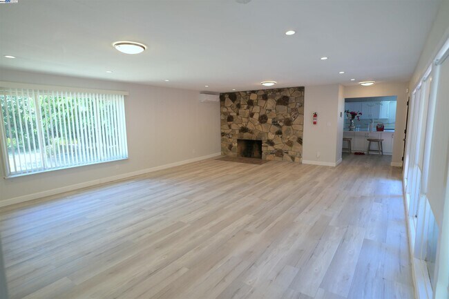 Foto del edificio - 3180 Watt Ave