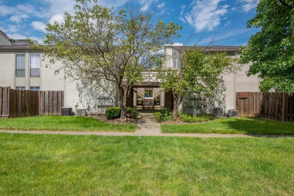 1055 Merrimar Cir N Unit Condo, Columbus, OH 43220 Apartment for Rent in Columbus, OH
