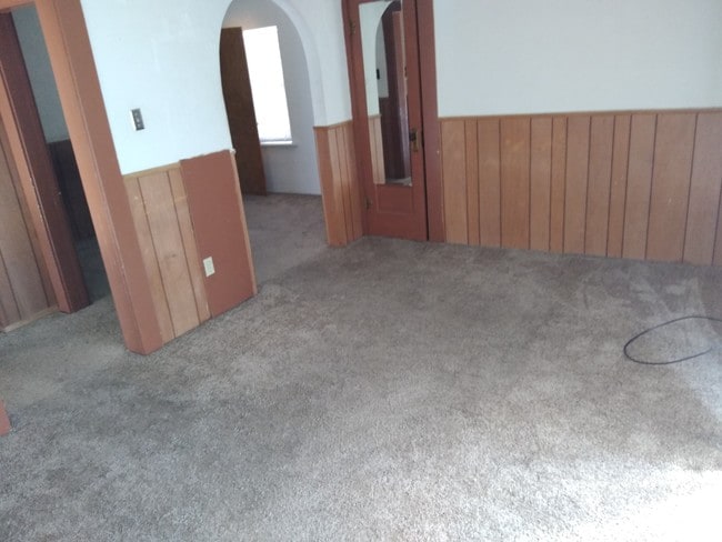 Building Photo - 2410 1/2 W Douglas Ave