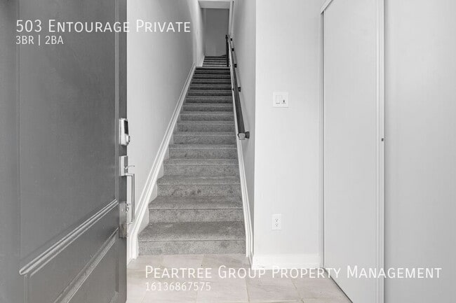 Building Photo - Elegant Entourage—3 bed / 1.5 bath townhom...