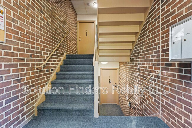 Foto del edificio - 211 Crocker Dr