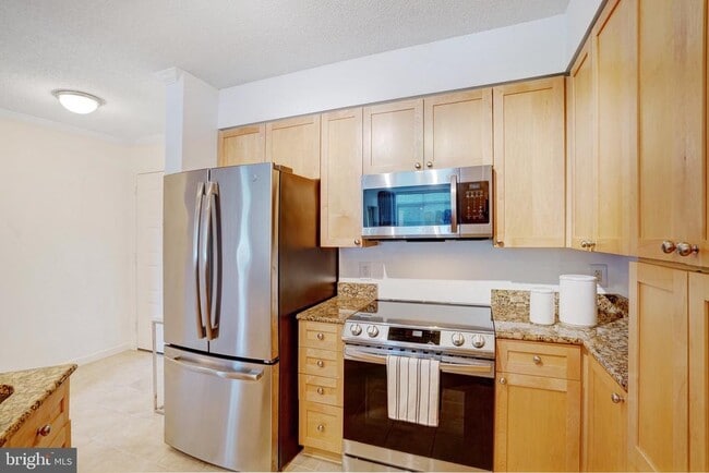 Foto del edificio - 3101 N Hampton Dr