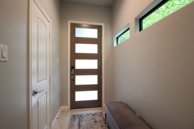 Building Photo - 4206 Hershe St