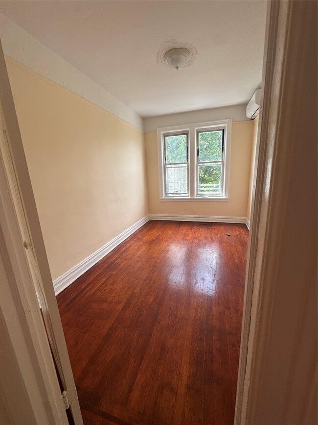 Foto del edificio - 4421 Murdock Ave