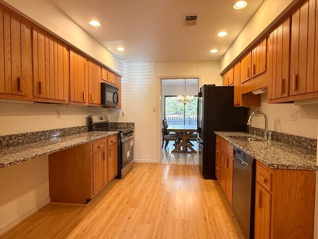 Foto del edificio - 71 Oak Knoll Dr