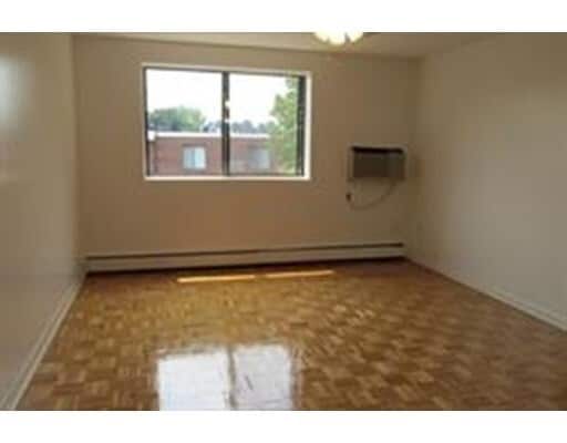 Building Photo - 500 Governors Dr