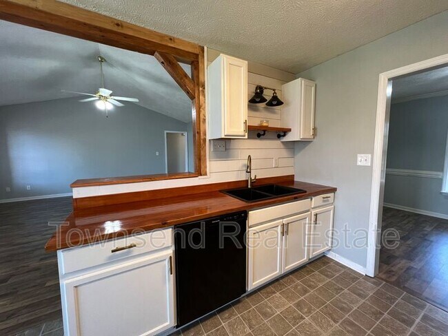 Building Photo - 539 Killeen Rd