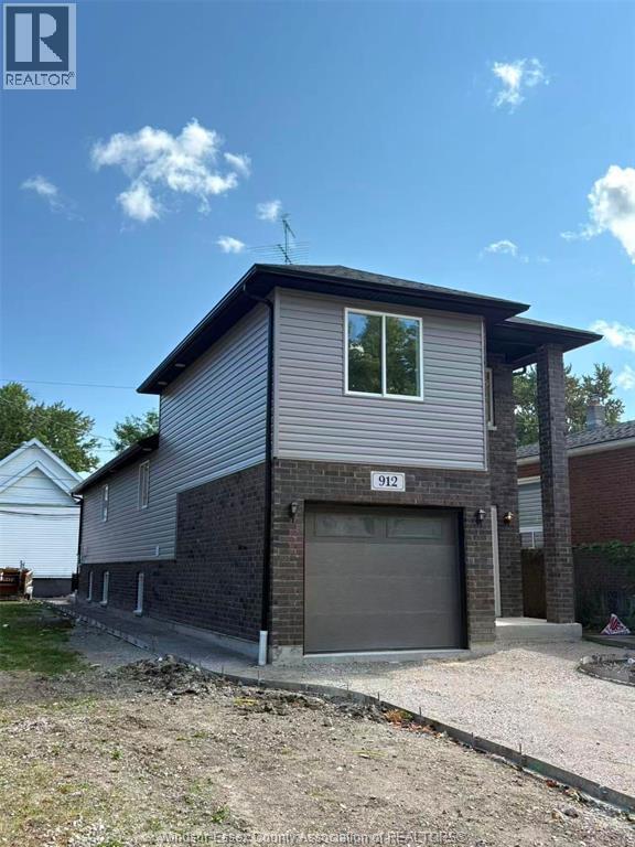 Photo du bâtiment - 912 Hall Ave