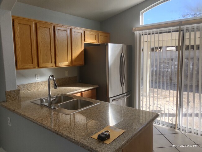 Foto del edificio - 8261 Gulfstar Ln