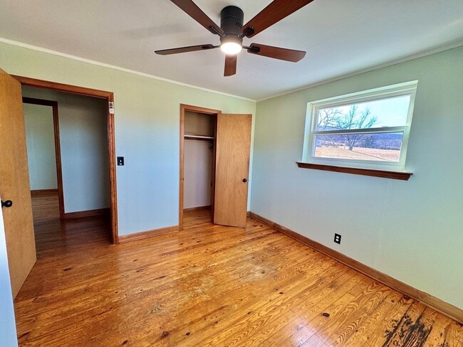 Foto del edificio - 2067 Castleton Rd