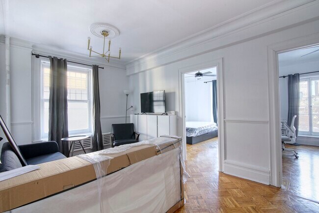 Building Photo - 1245 Rue St Marc