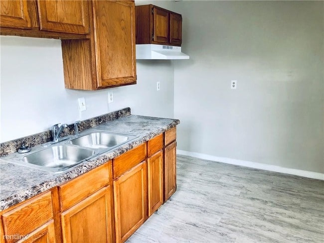Building Photo - 1 br, 1 bath  - 307 W 42nd St 4