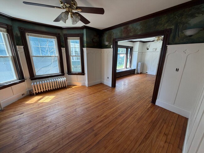 Foto del edificio - Spacious 4BR/3BA Home in Downtown Dover — Freshly Updated, Walk to Everything