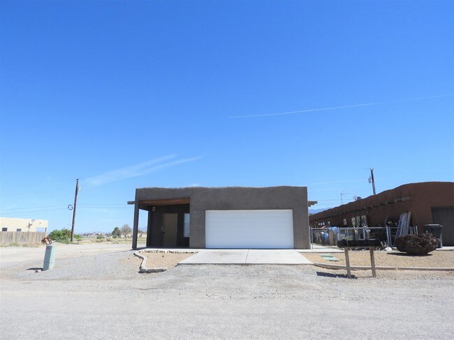 Building Photo - 1821 E Ambush St