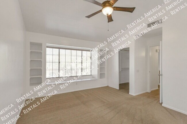 Foto del edificio - 1449 E Park Ave