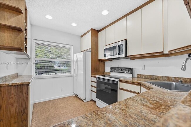 Foto del edificio - 11160 W Sample Rd