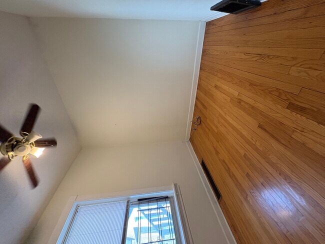 Foto del edificio - 2170 W Windsor Ave