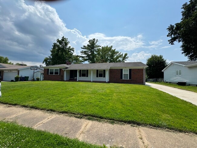 Building Photo - 1617 Somerset Shire Dr