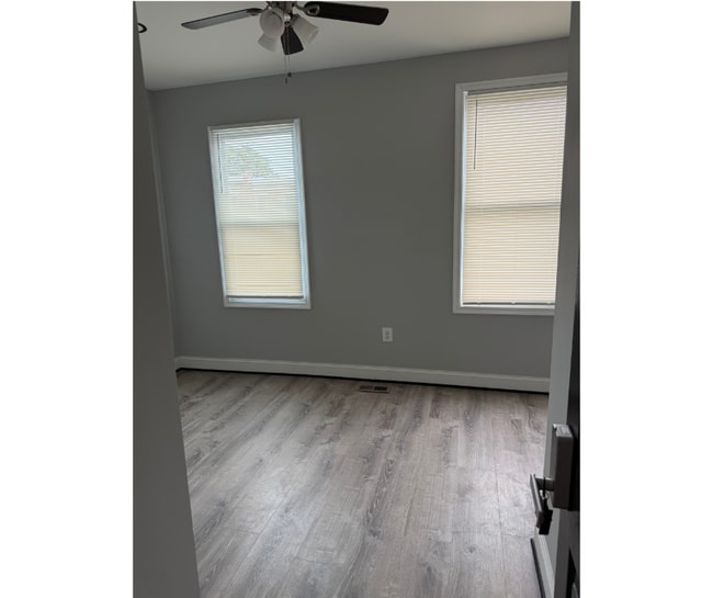 Building Photo - 1106 N Lakewood-1A AVAILABLE $650 1A