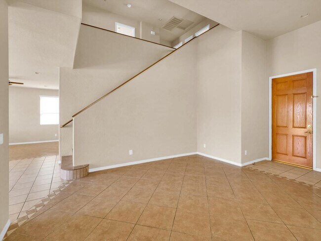 Building Photo - stunning 4-bedroom, 2-bathroom home