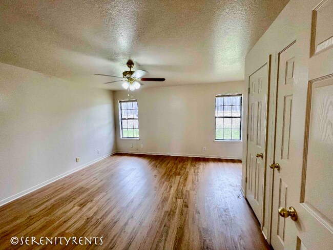 Foto del edificio - 5209 Morning Glen Ln