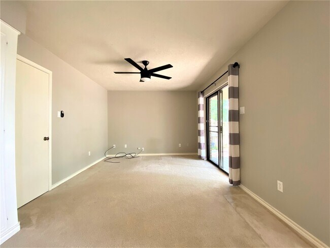 Building Photo - 12303 Longfellow Dr