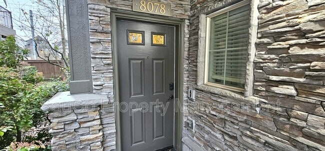 Foto del edificio - 8078 NE Miriam Way