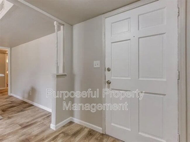 Foto del edificio - 1725 E Lindsey St