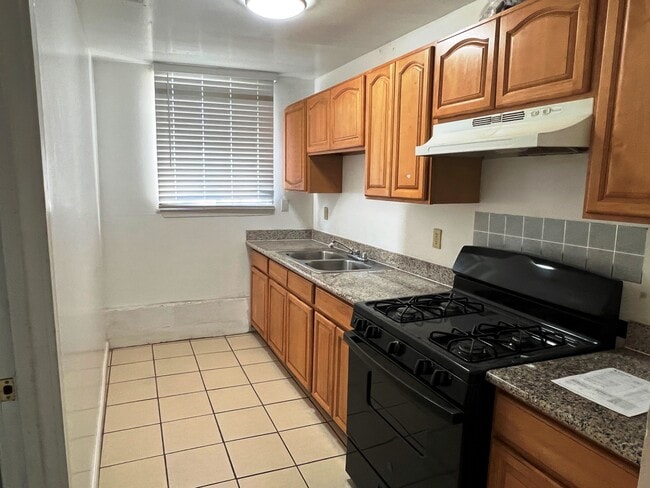 Kitchen - 2869 38th Ave