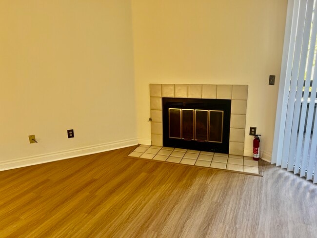 Building Photo - 7354 Mission Trails Dr