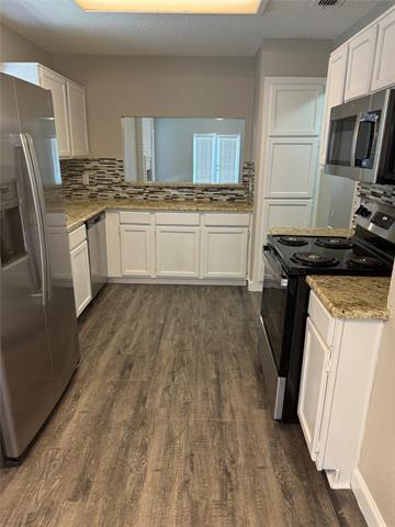 Building Photo - 8220 Meadowbrook Dr