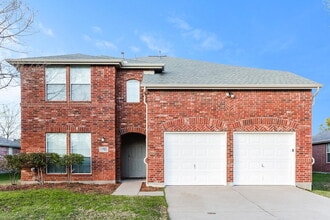 Building Photo - 145 Redbud Dr