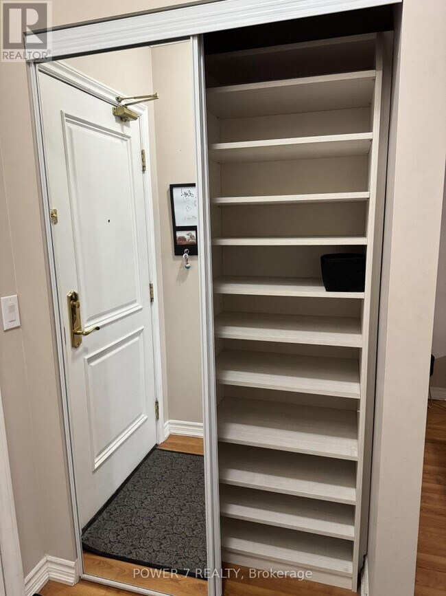 Building Photo - 9235 Jane St