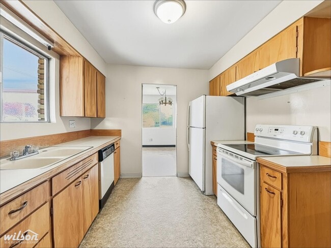 Building Photo - 904 S 48th Ave