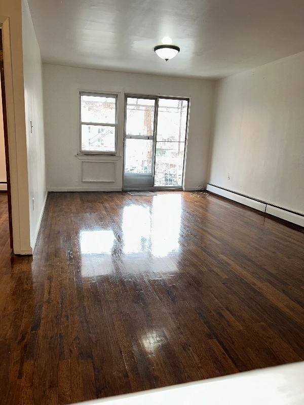 Photo - 142-22 Pershing Crescent Townhome