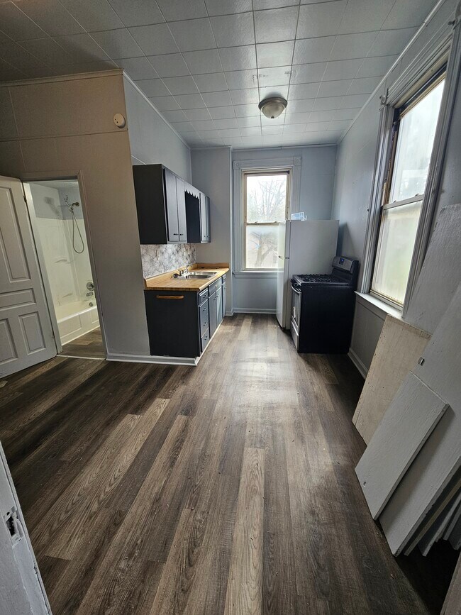 Building Photo - 4342 Vine St