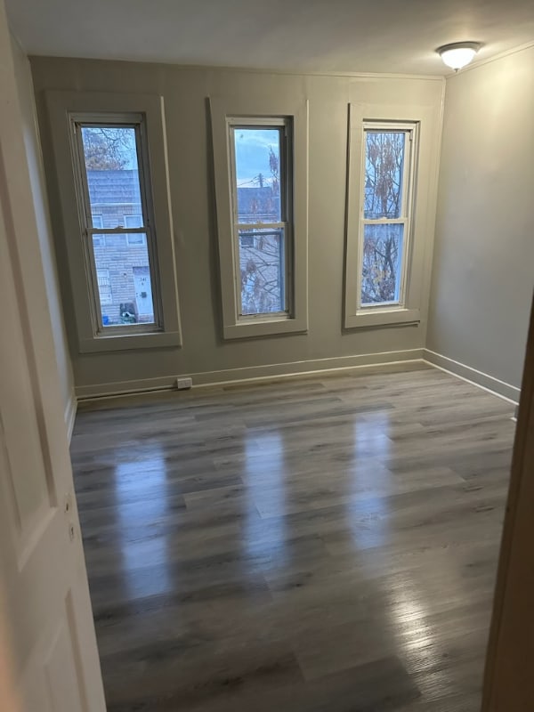 Building Photo - 328 S Mount St