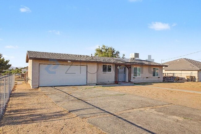 Foto del edificio - 18154 Hackberry St