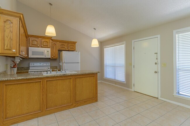 Building Photo - 1323 Palo Blanco Dr