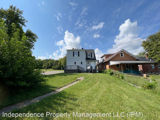 Building Photo - 3 br, 2 bath House - 2460 Lakeview Ave.