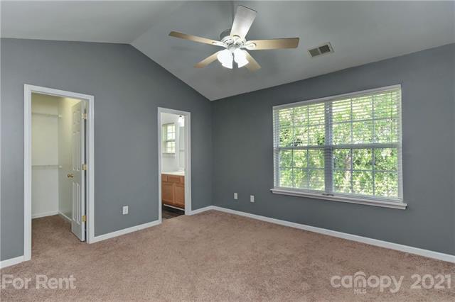 Foto del edificio - 16737 Timber Crossing Rd