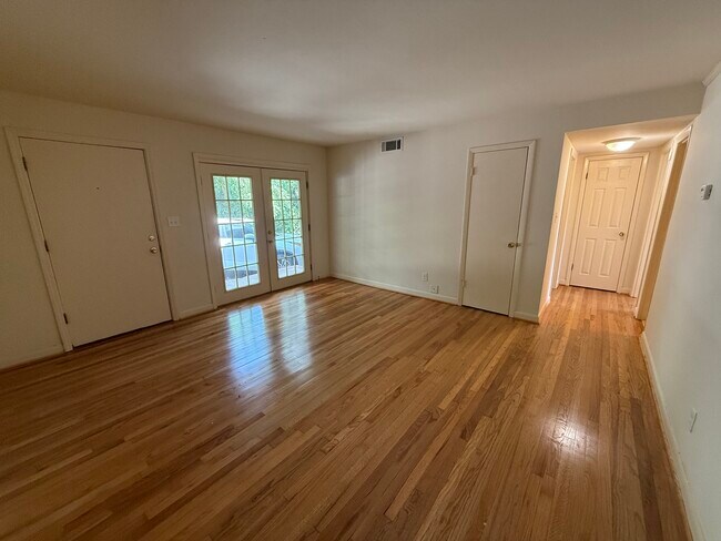 Foto del edificio - 425 S Church St