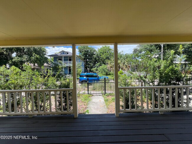Foto del edificio - 426 Walnut Ct