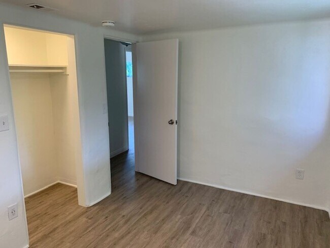 Building Photo - Beautiful Home With Lots Of Land In The He...