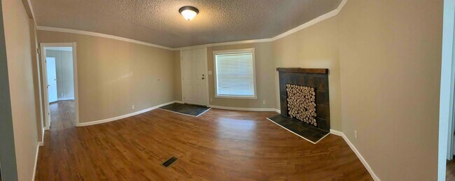 Building Photo - 200 Tumbleweed Way