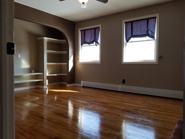 Building Photo - 349 McClure Ave