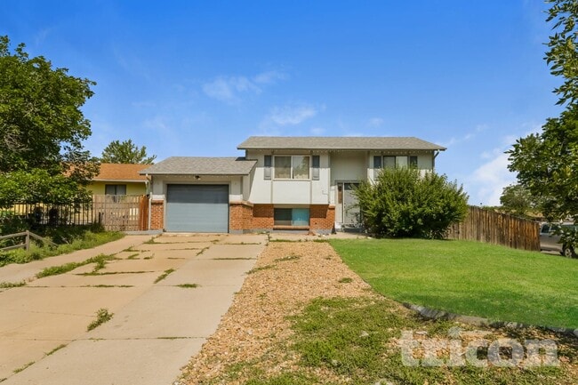 Building Photo - 8599 Dover Ct